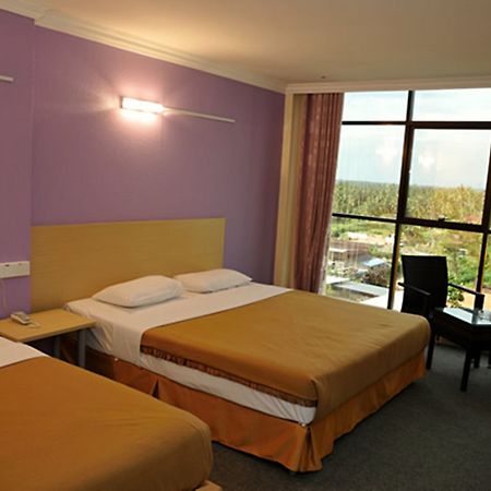 Sri Indar Hotel Bukit Mertajam Buitenkant foto
