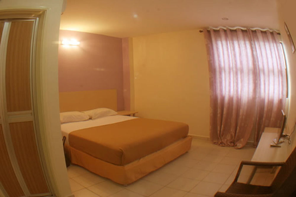 Sri Indar Hotel Bukit Mertajam Buitenkant foto