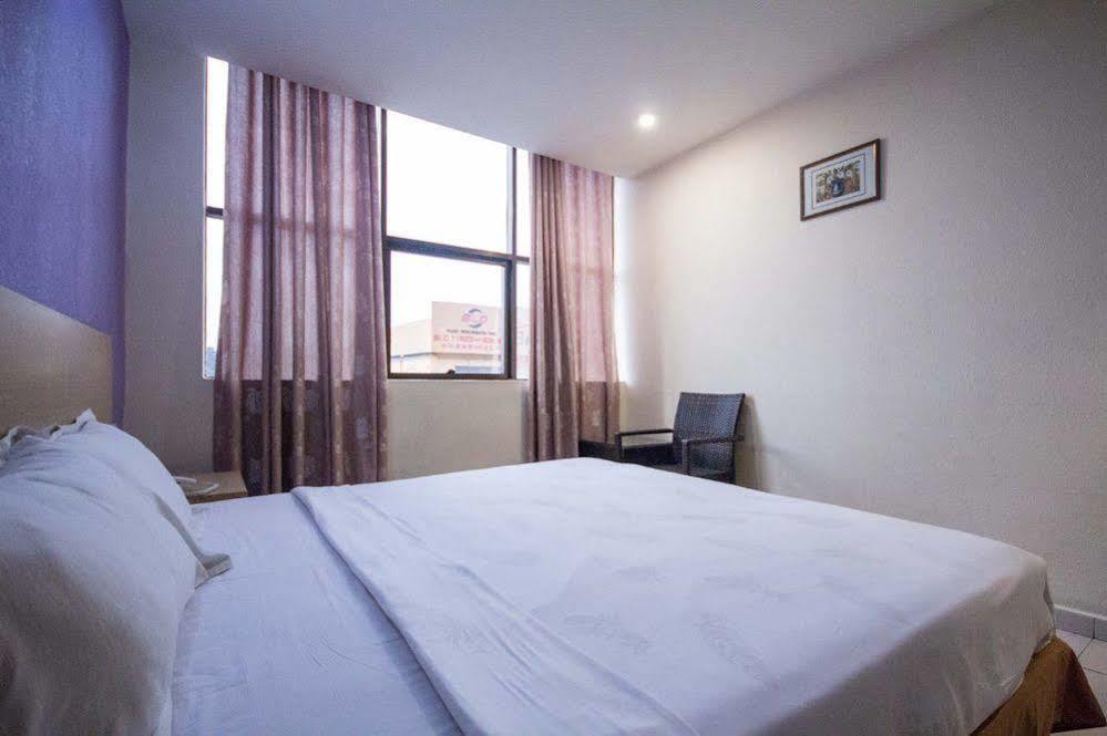 Sri Indar Hotel Bukit Mertajam Buitenkant foto